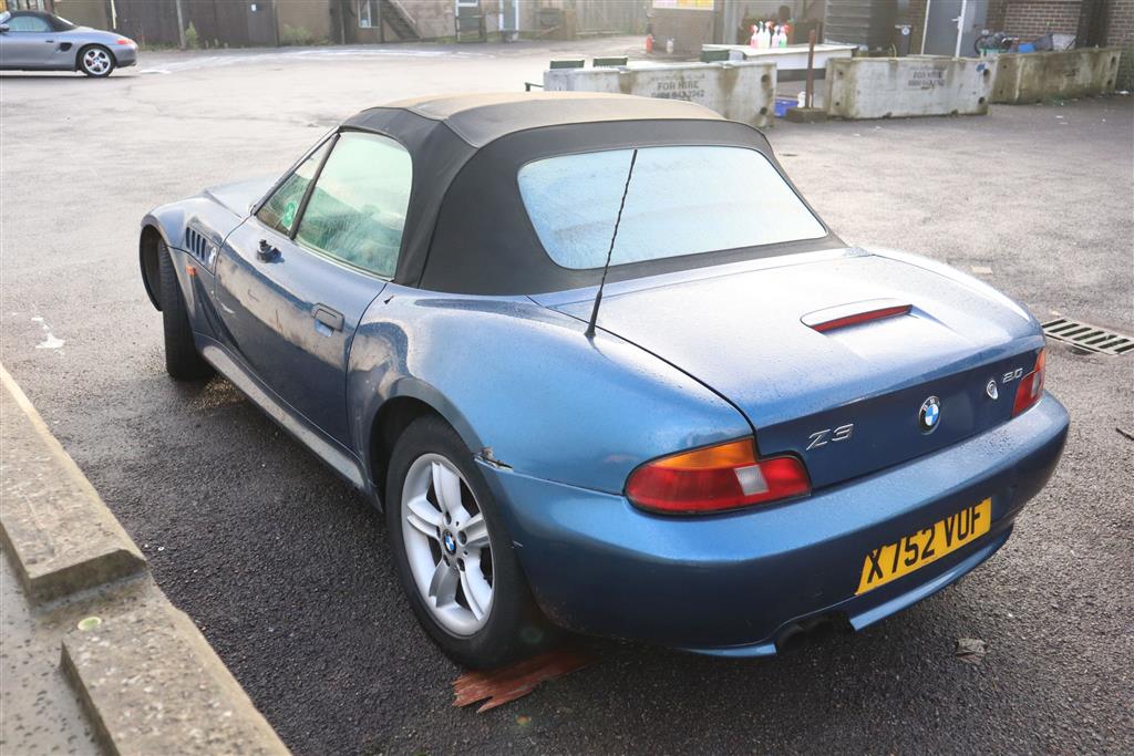 BMW Z3, registered Oct 2000, 187,950 miles, MOT expired 18.11.2020. To be sold without reserve, NO BUYERS PREMIUM